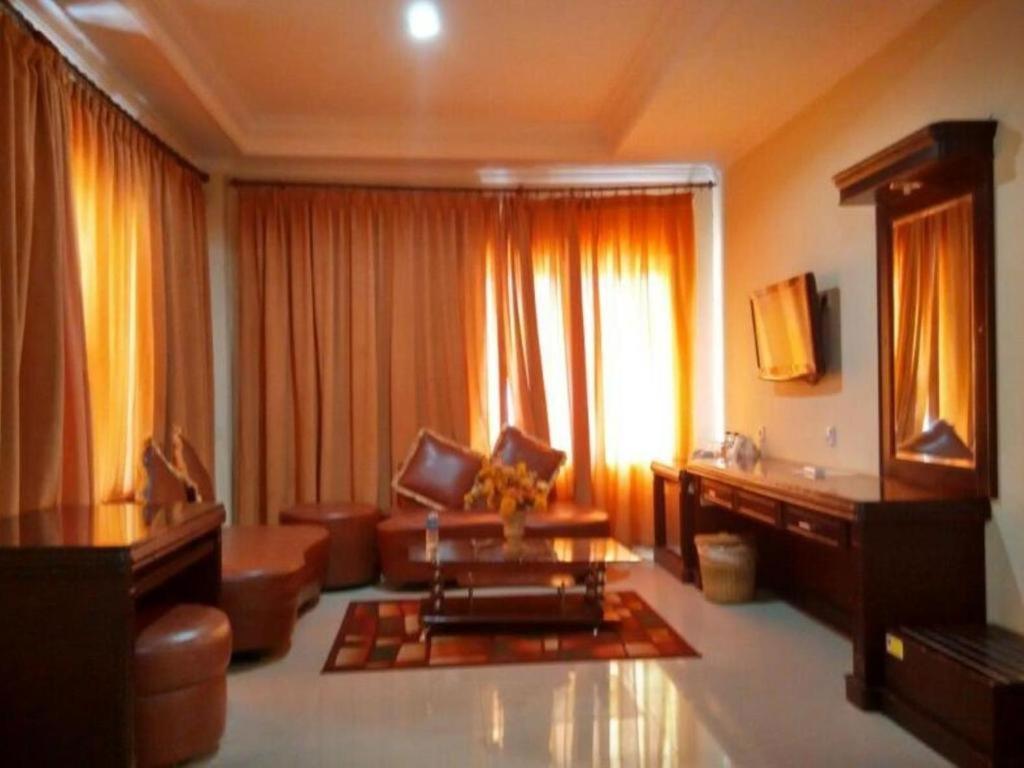 Edotel Minangkabau Padang (Sumatra) Exterior foto