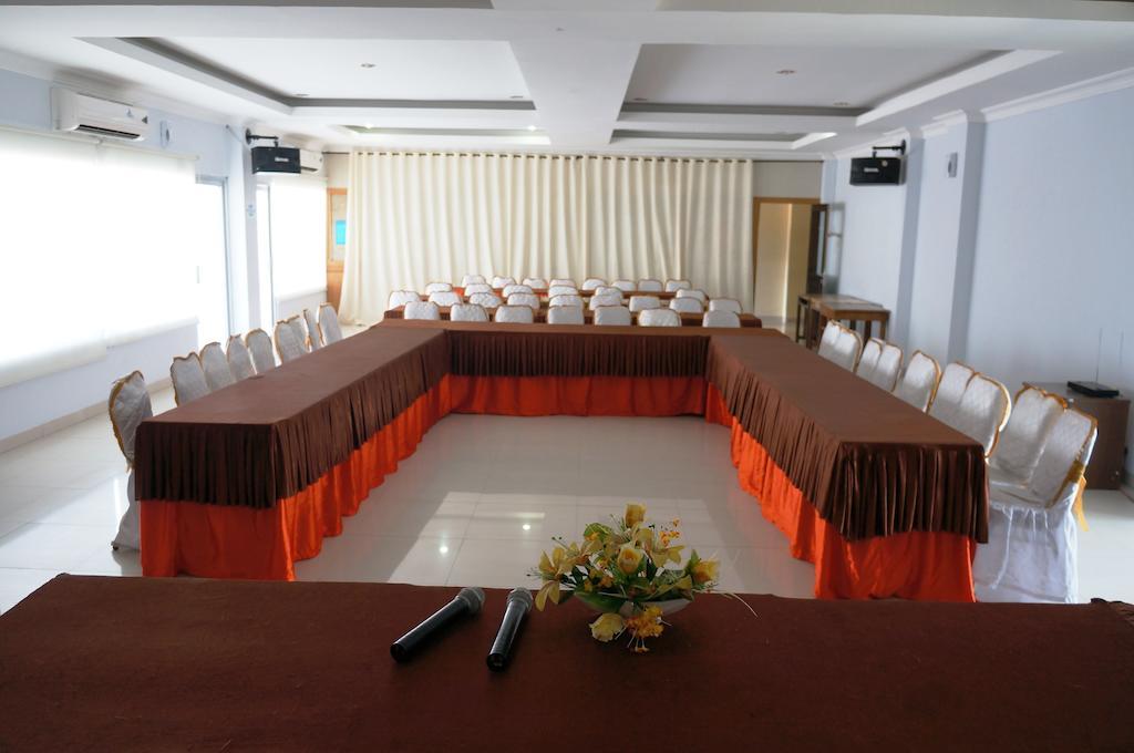 Edotel Minangkabau Padang (Sumatra) Exterior foto