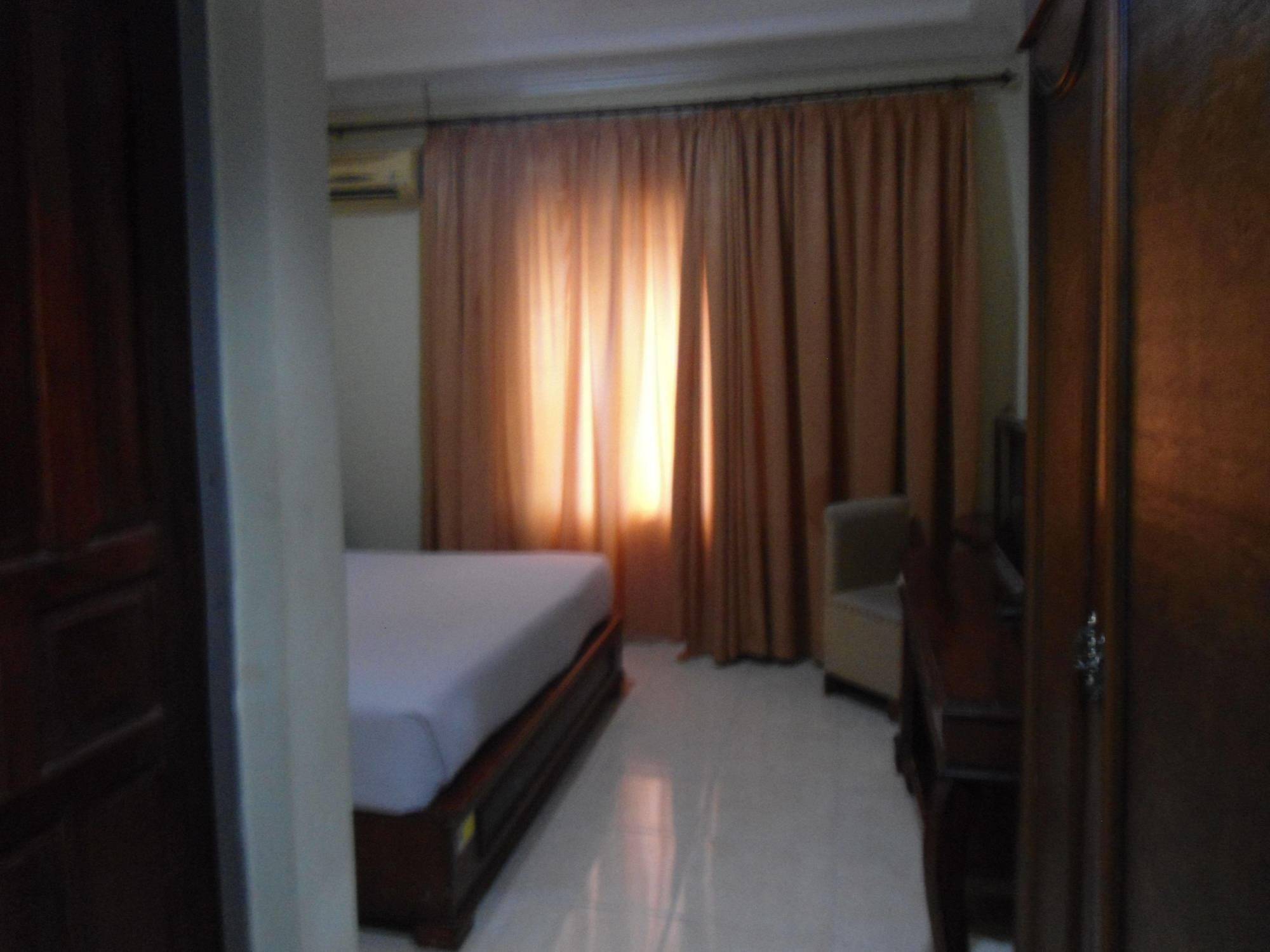 Edotel Minangkabau Padang (Sumatra) Exterior foto
